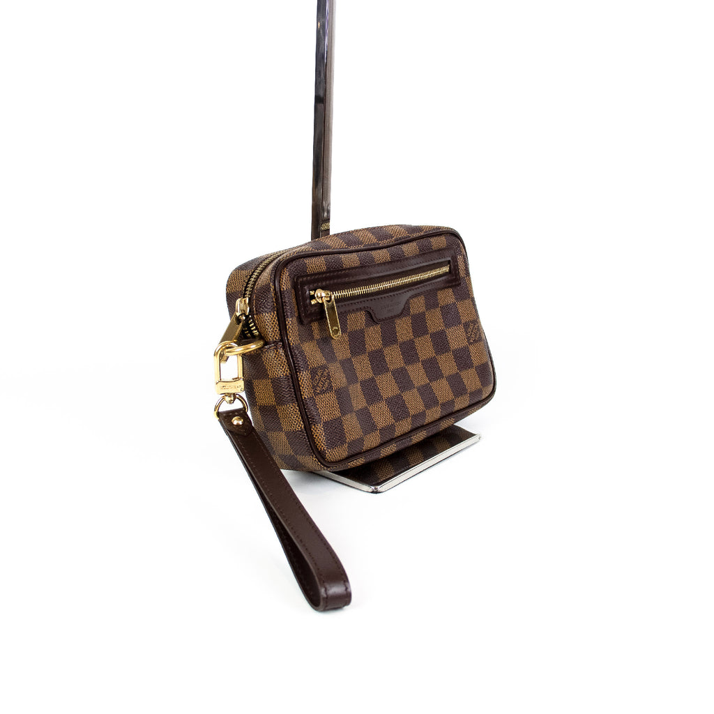 Louis Vuitton Pochette Billets Macao Clutch